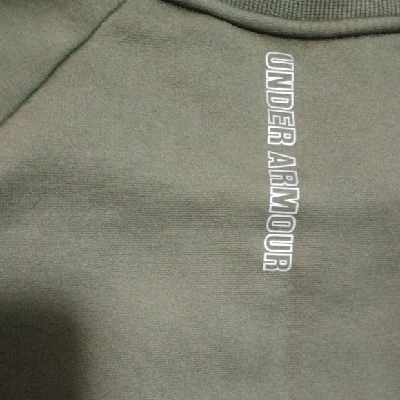 Under Armour Pullover - Picture 5 of 5